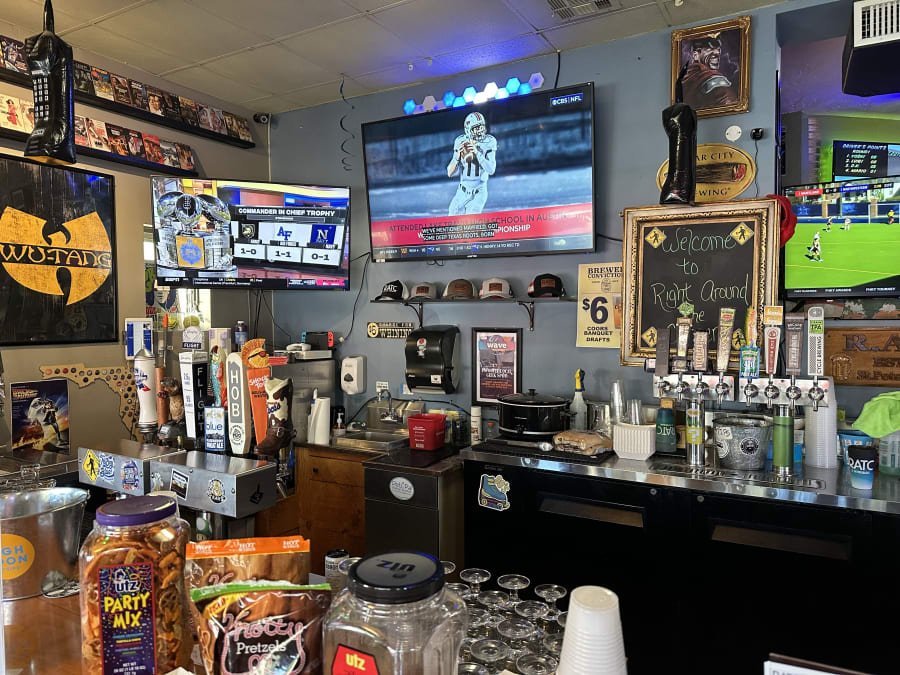 Right Around the Corner Arcade Bar – photo 1